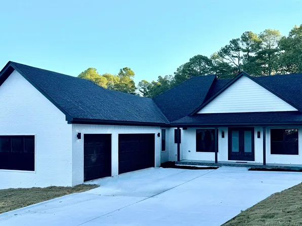154 Majestic Cir, Maumelle, AR 72113