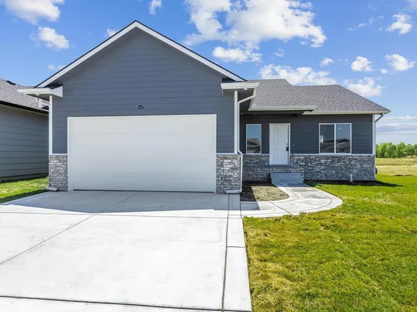 8747 E Summerside Pl, Wichita, KS 67226