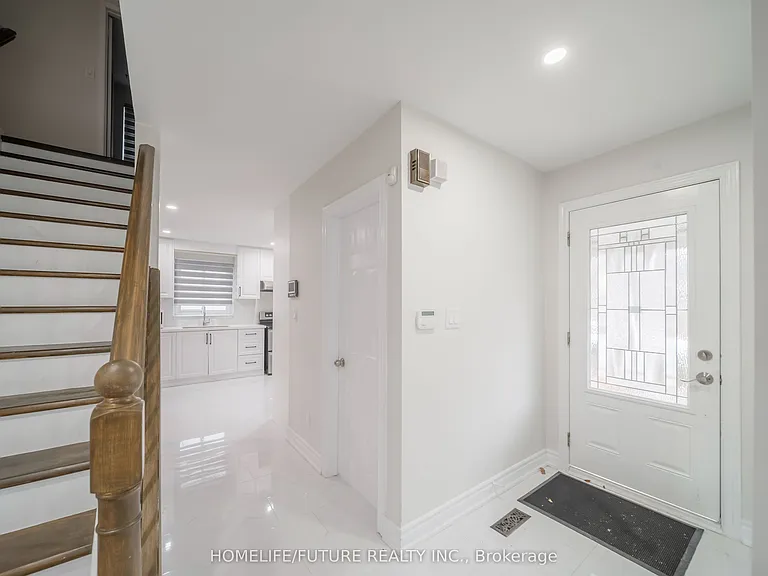 8 Coltman Cres — Photo 5
