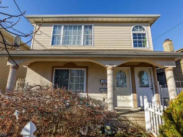 306 1St St, Elizabeth City, NJ 07206