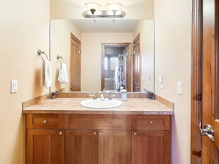 44 Linden Ln — Photo 33