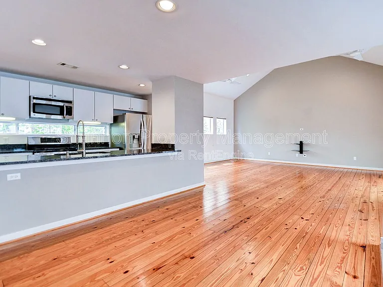 822 Ruthven St — Photo 7