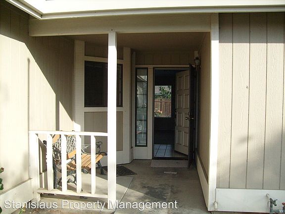 3rd image of 1526 Charlottesville Ln