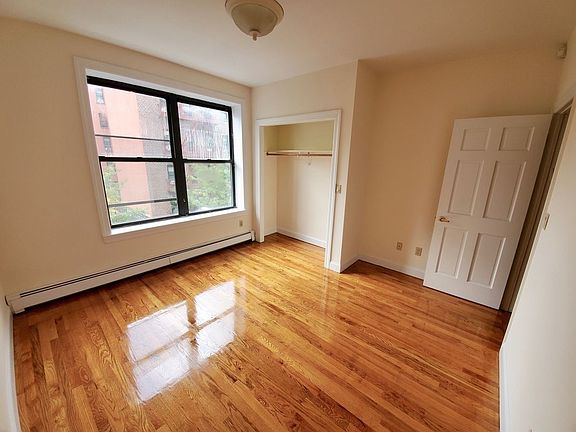 4th image of 559 W 186th St #3