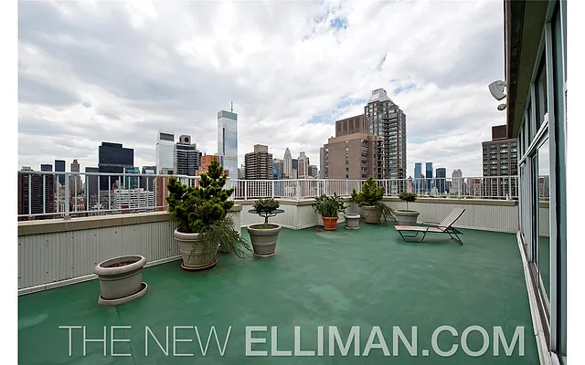Sold by Douglas Elliman | media 24
