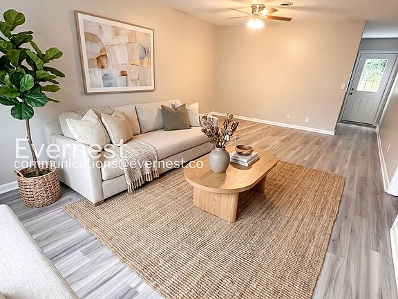3rd image of 483 Ellenwood Dr