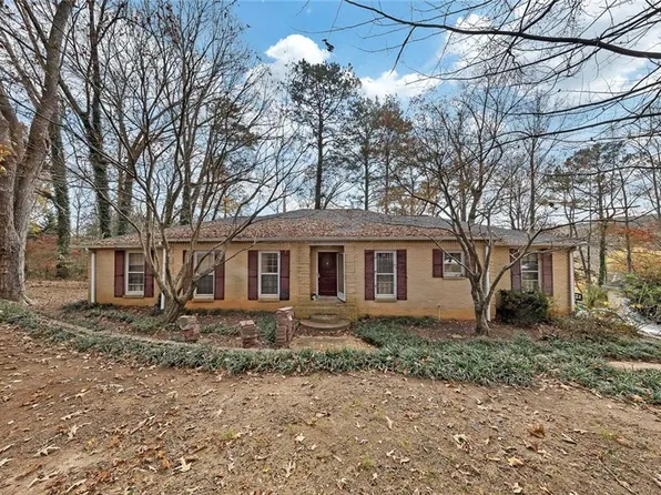 4520 Huntridge Dr NE, Roswell, GA 30075