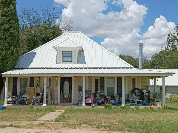 213 E Fleming Ave, Mertzon, TX 76941