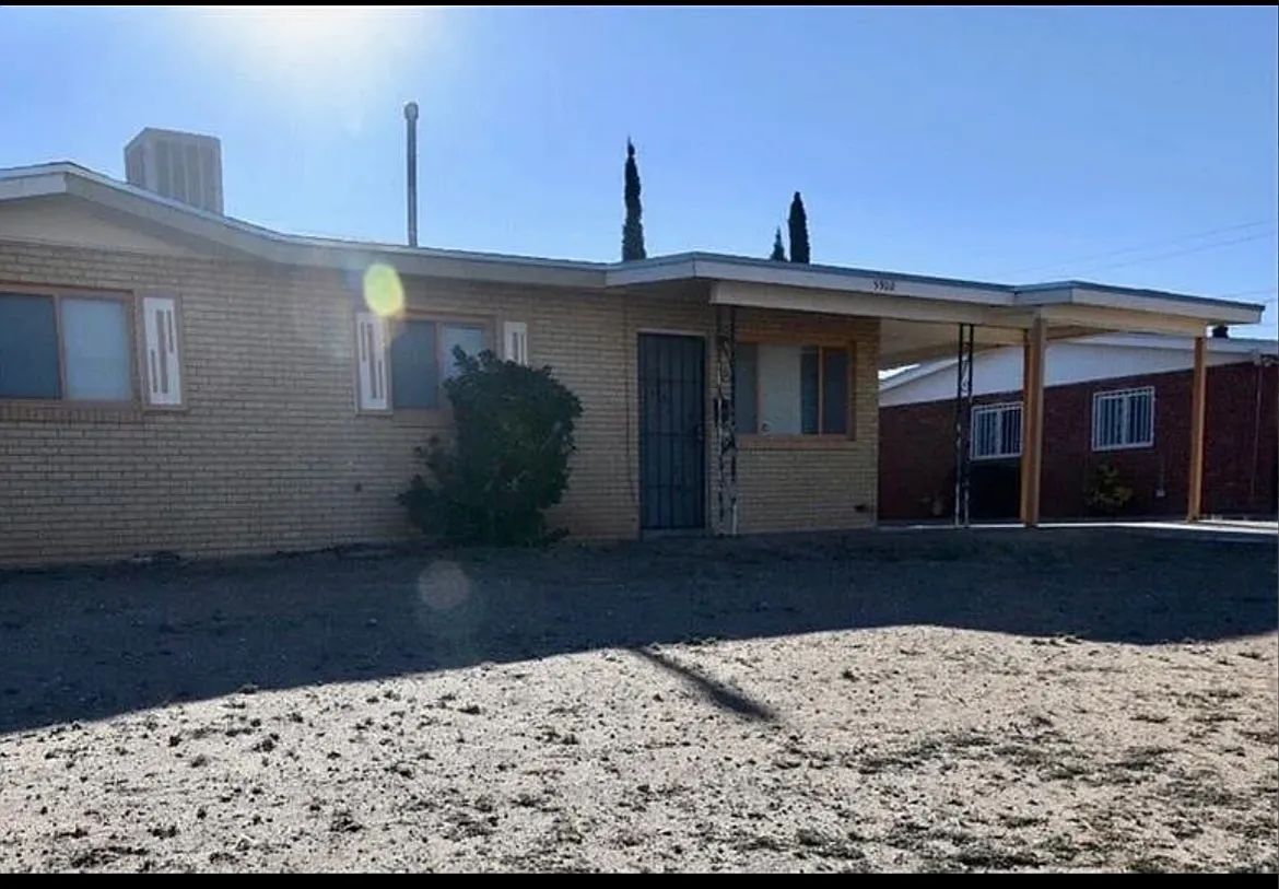 3 bed, 1230 sqft, $1,425 — Photo 2