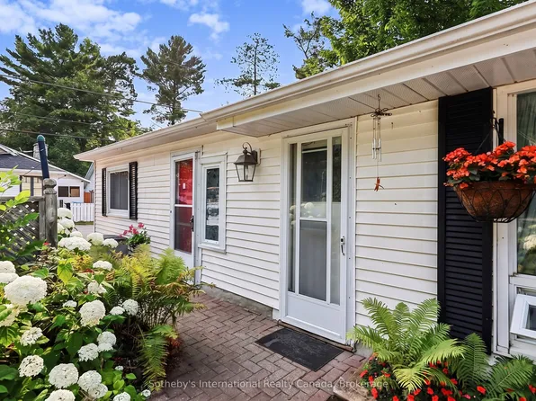 32 Tiny Beaches Rd N, Tiny, ON L0L 2J0