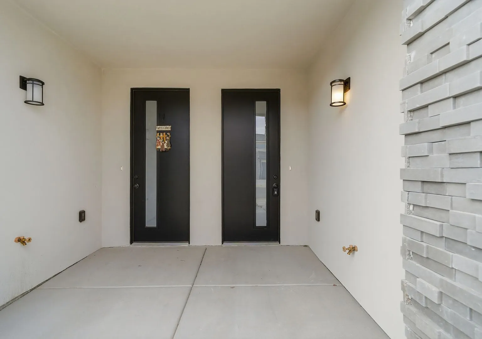South Desert Townhome with EVSE Outlet — Photo 3