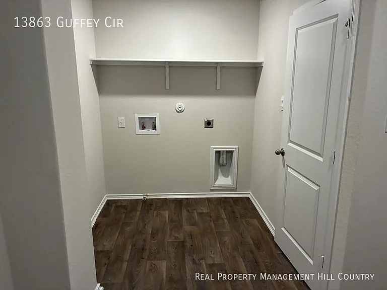 13863 Guffey Cir — Photo 15