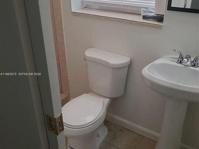 831 SW 14th Ct — Photo 13