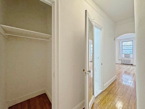 5th image of 335 W 19th St #F2