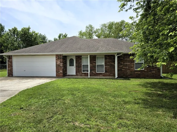 2703 Jessica Pl, Fayetteville, AR 72701