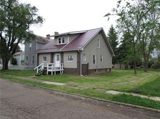 609 W High St, Uhrichsville, OH 44683