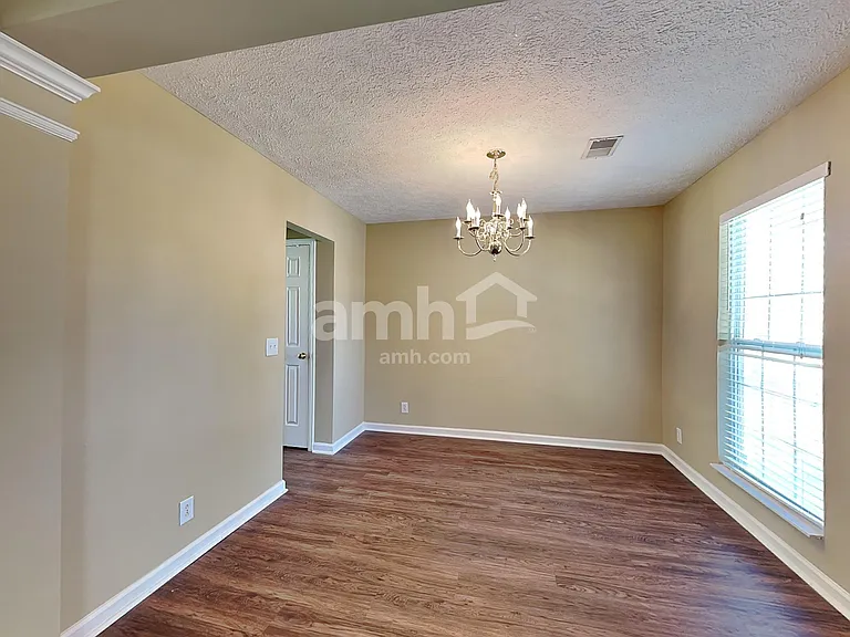 1000 Brianne Ct — Photo 5