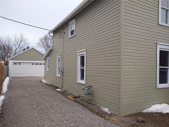 4th image of 122 Templeton Ave
