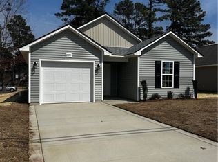2074 Rogers Dr, Fayetteville, NC 28303