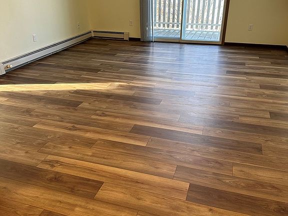 5th image of 2531-2557 W Waukau Ave #107