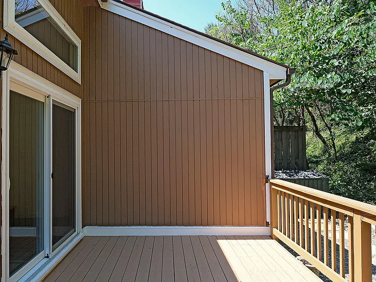 976 Sutton Ct — Photo 15
