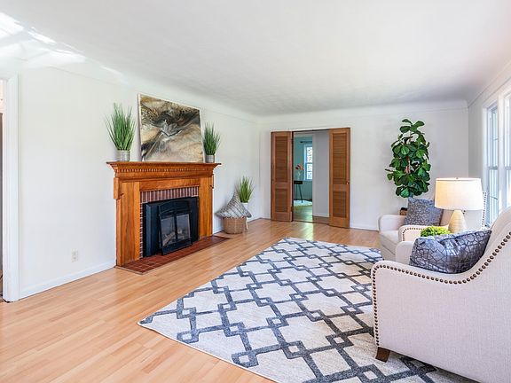 5th image of 3319 Saint Antoine Ave