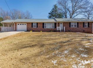 3706 College Park Cir NW, Huntsville, AL 35805