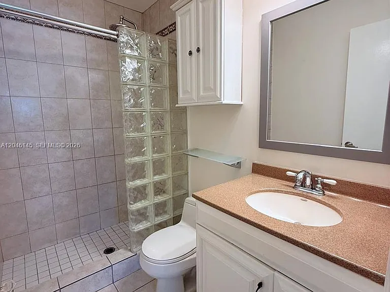 2832 Fillmore St #20 — Photo 11