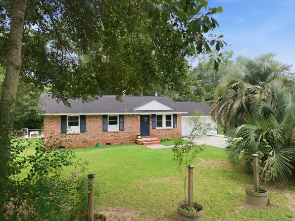 109 E Walnut Cir, Summerville, SC 29485