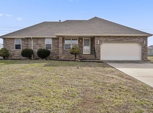 3996 W Edgewood St, Springfield, MO 65807