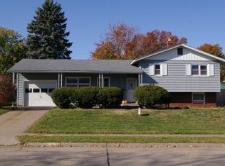2412 N Elsie Ave, Davenport, IA 52804