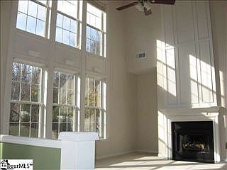 3rd image of 8 Braelock Ct