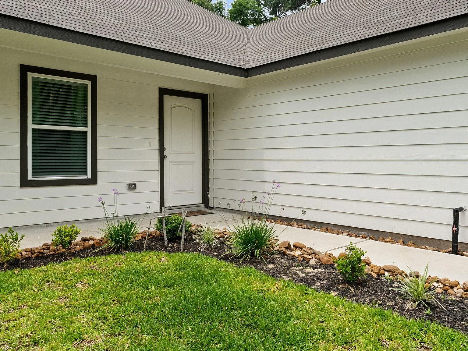3 bed, 2.0 bath, 1192 sqft, $1,600 — Photo 4