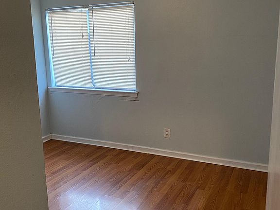 2nd image of 2809 Lovell Dr #A