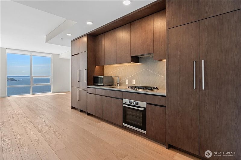 3rd image of 121 Stewart Street #2506