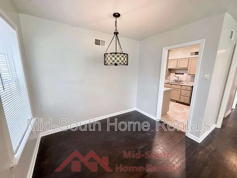 1060 Paul Pl — Photo 10