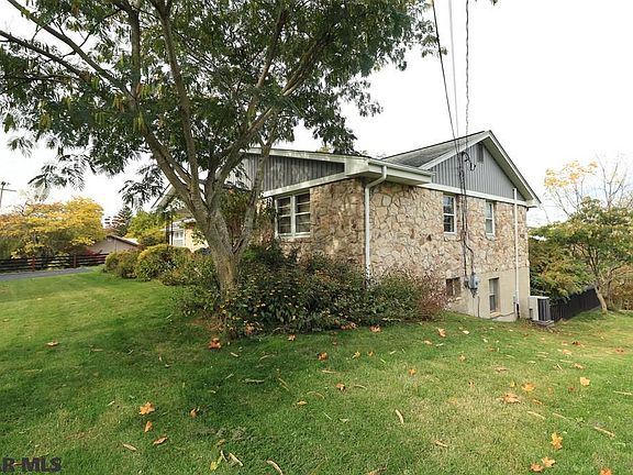 5th image of 117 Butternut St
