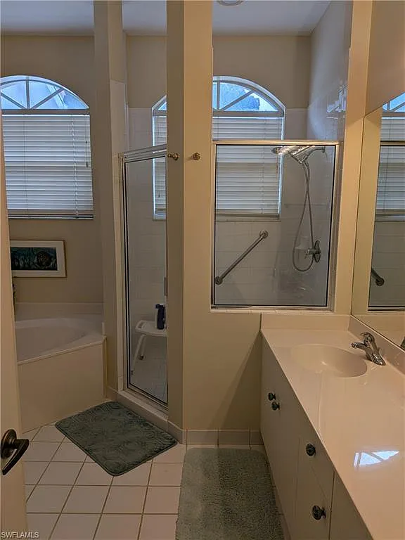 2 bed, 2.0 bath, 1967 sqft, $9,500 — Photo 3