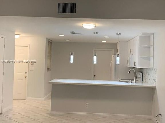 3rd image of 1370 Barcelona Way #2-25
