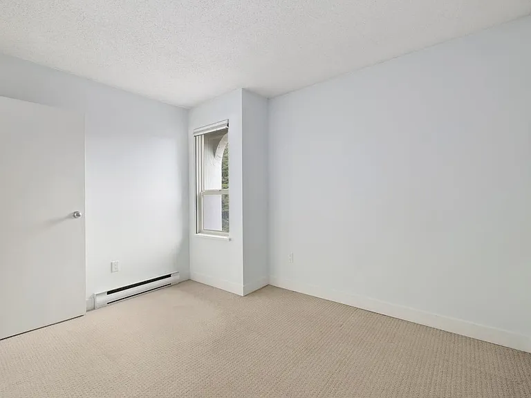 9857 Manchester Dr #407 — Photo 16