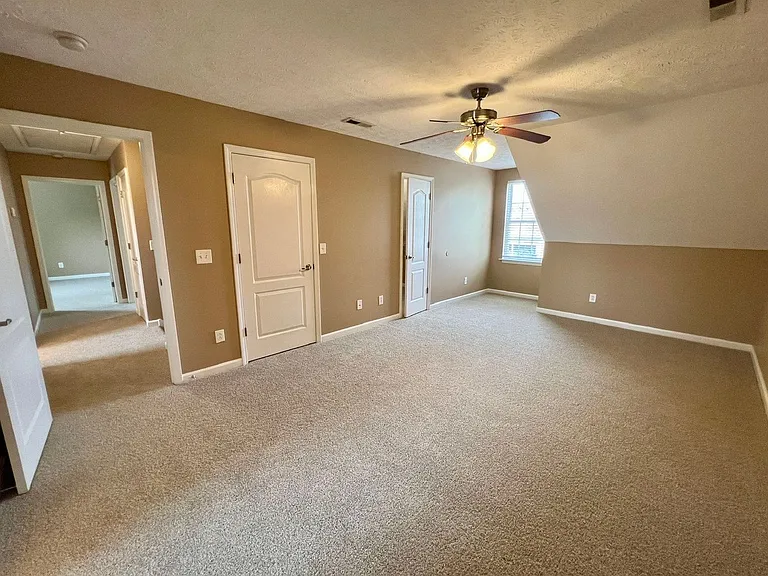 453 Drexel Ct — Photo 18