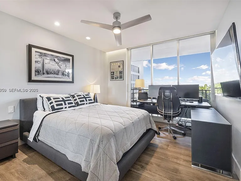 1000 Venetian Way #502 — Photo 12