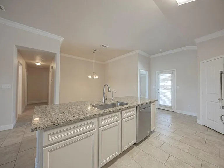 1603 Revolution Dr — Photo 6