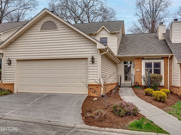 2nd image of 9909 Carrington Dr