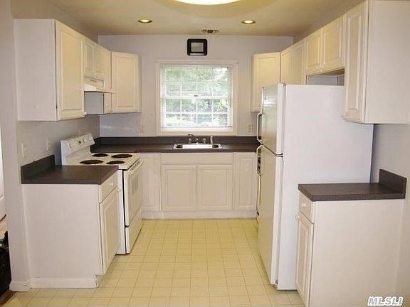 2nd image of 1565 Calebs Way #16