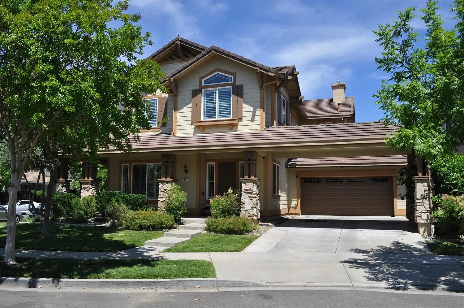 823 Poppy Ct photo 1
