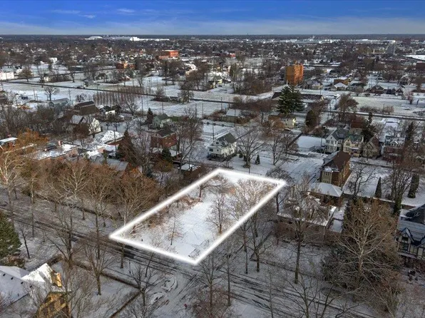 1400 Burns St, Detroit, MI 48214