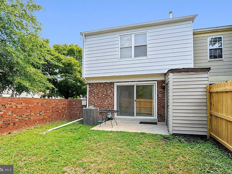 Berwyn Rd — Photo 31