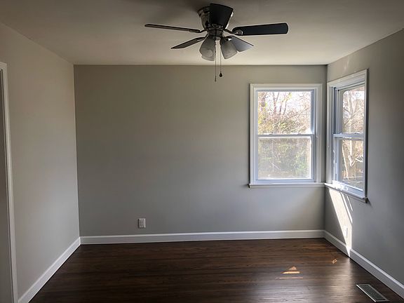 3rd image of 202 Bonita Ave