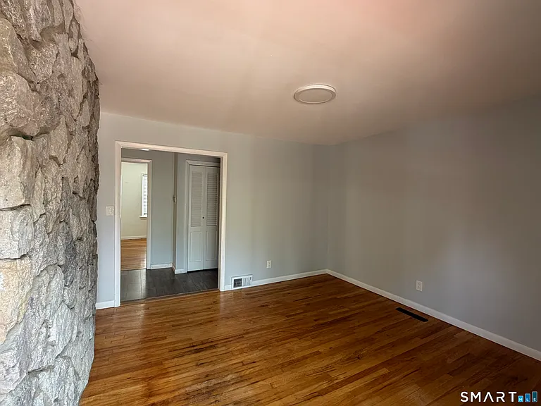 18 Hilltop View Rd — Photo 11